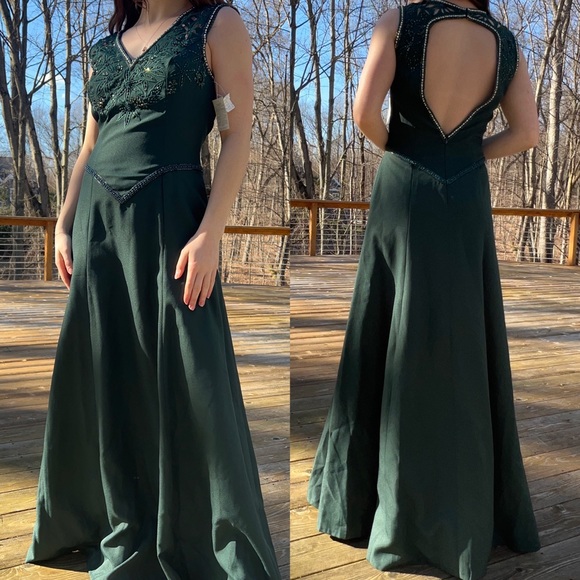 American Vintage Dresses & Skirts - NWT Vintage Alyce Designs Emerald Green Beaded Formal Dress !